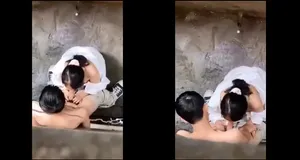 Quay lén em nữ học sinh bj cho người tình trong hẻm