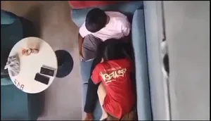 Quay lén bồ mút bú cho em người yêu nơi công cộng