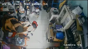 Người vợ gã chồng trả bài nhau trong của cặc máy tính