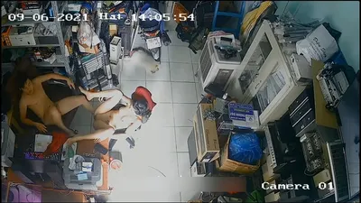 Người vợ gã chồng trả bài nhau trong của cặc máy tính